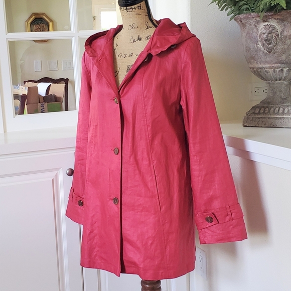 Nuage Hooded Rain Coat with Buttons - Picture 2 of 15